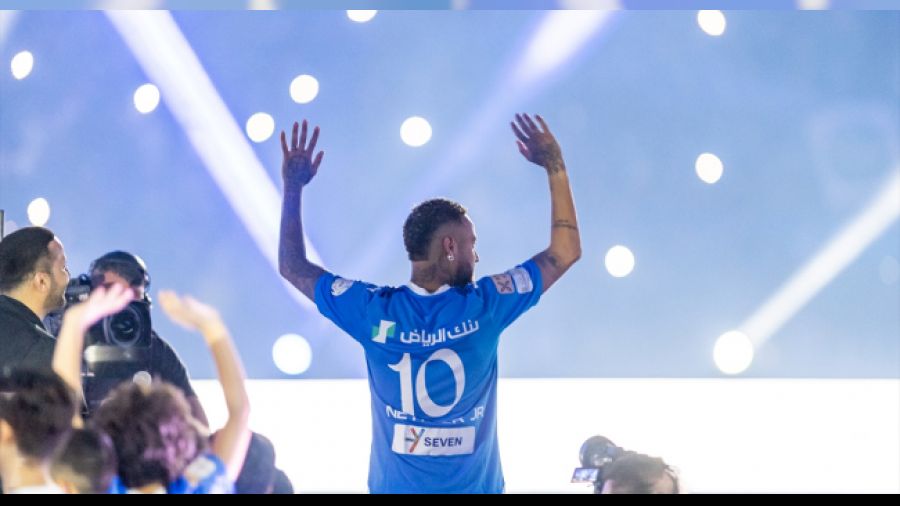 60 bin taraftardan Neymar'a görkemli karşılaşma
