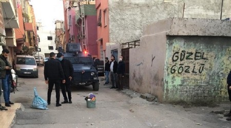 Adana'da ses bombas patlattlar
