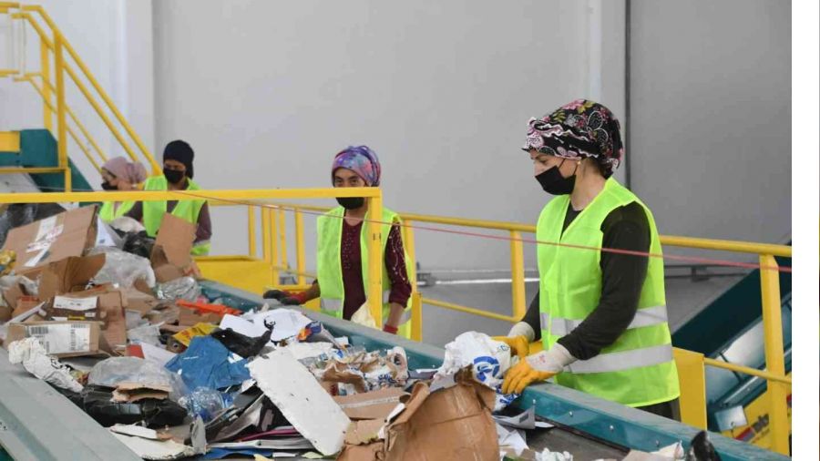 Aksaray'da her g�n 5 ton at�k ekonomiye kazand�r�l�yor