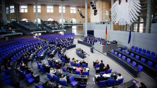 Alman Meclisinde şüpheli USB alarmı