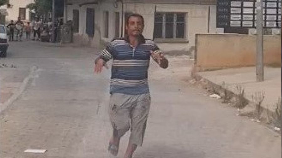 Ambulansa kafa attı