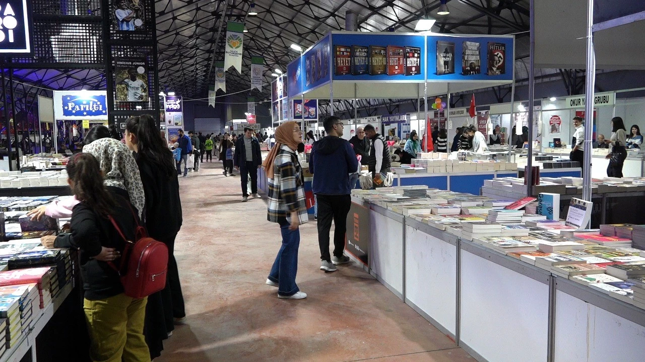 Anadolu Kitap ve Kültür Fuarı'na yoğun ilgi