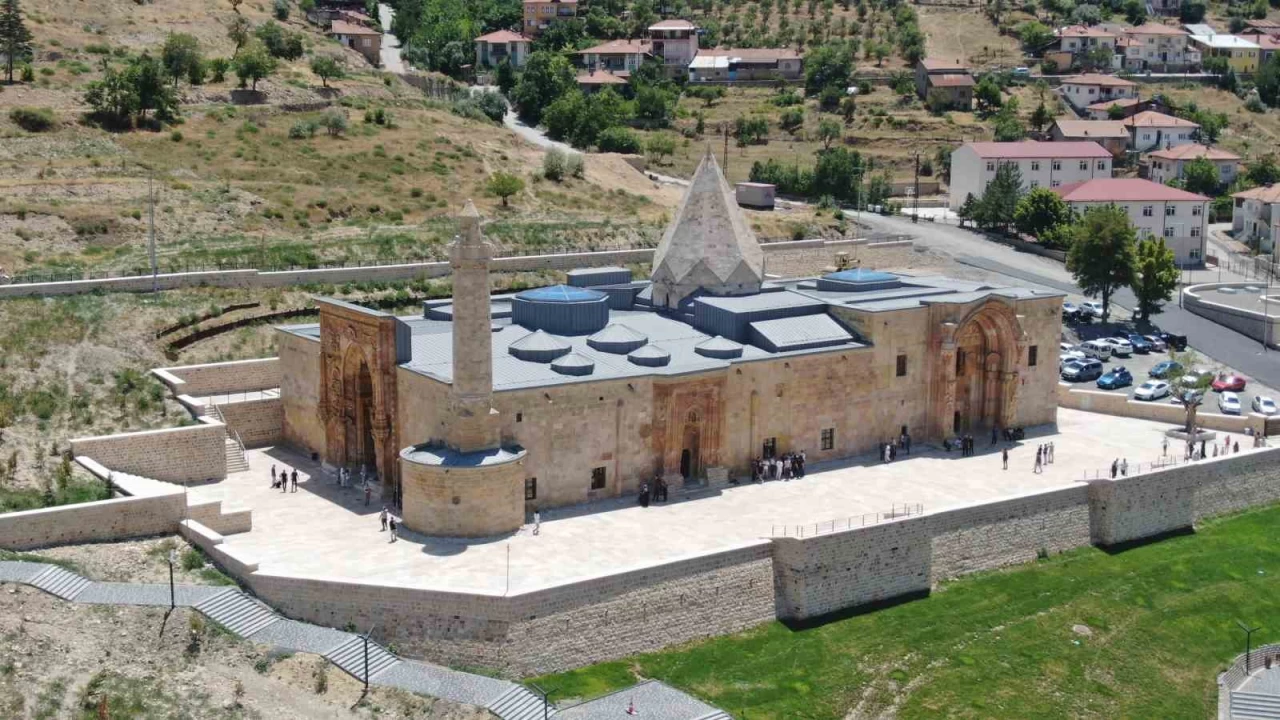 Anadolu'nun El Hamras'nda ziyareti younluu