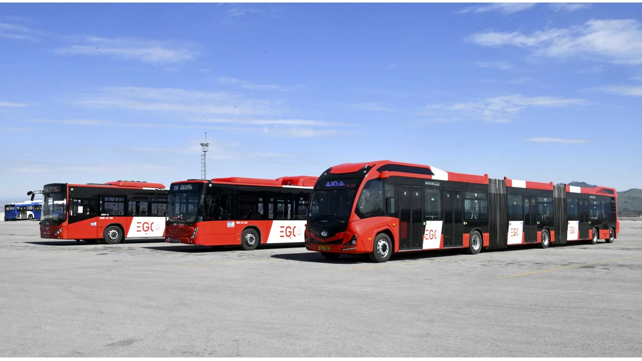Ankara da metrobüsle tanışıyor