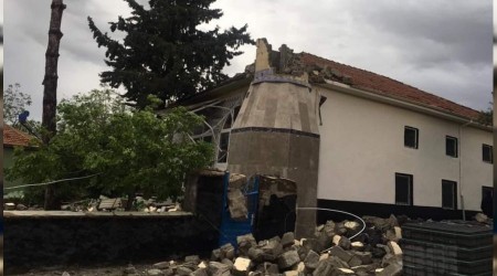 Ankara'da frtna caminin minaresini ykt