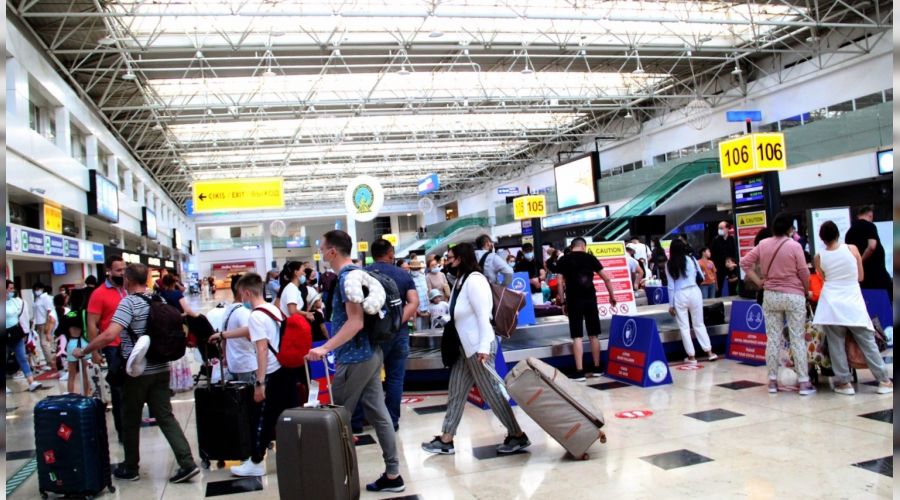 Antalya Havalimanı'nda tarihi yoğunluk