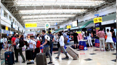 Antalya Havalimanı'nda tarihi yoğunluk