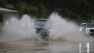 Antalya'da �iddetli ya��� hayat� olumsuz etkiledi