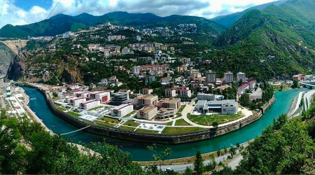 Artvin'de 2 i yeri ve otopark kiraya verilecek