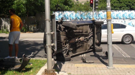 Aşırı hız kaza getirdi