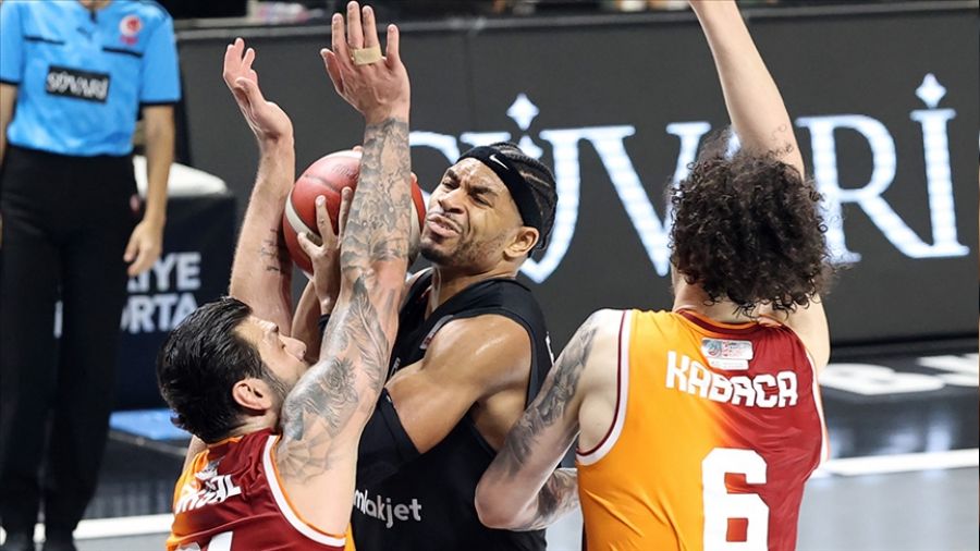 Aslan grubundaki 4 ma��na ��k�yor