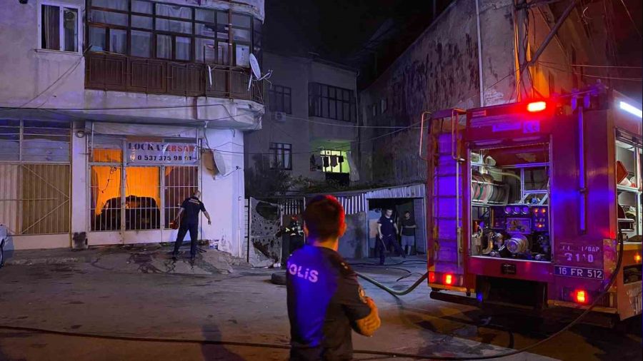 Bah�ede ba�lad�, i� yerine ve arabaya s��rad�