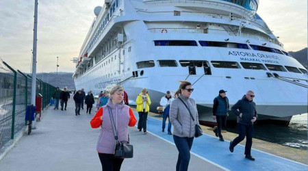 Bartın'da kaza yapan kruvaziyerin yolcuları uçakla Rusya'ya gönderildi