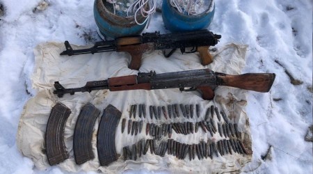 Başkale'de patlayıcı, silah ve mühimmat ele geçirildi