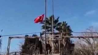 Bayra��m�za al�ak sald�r�ya 14 g�zalt�