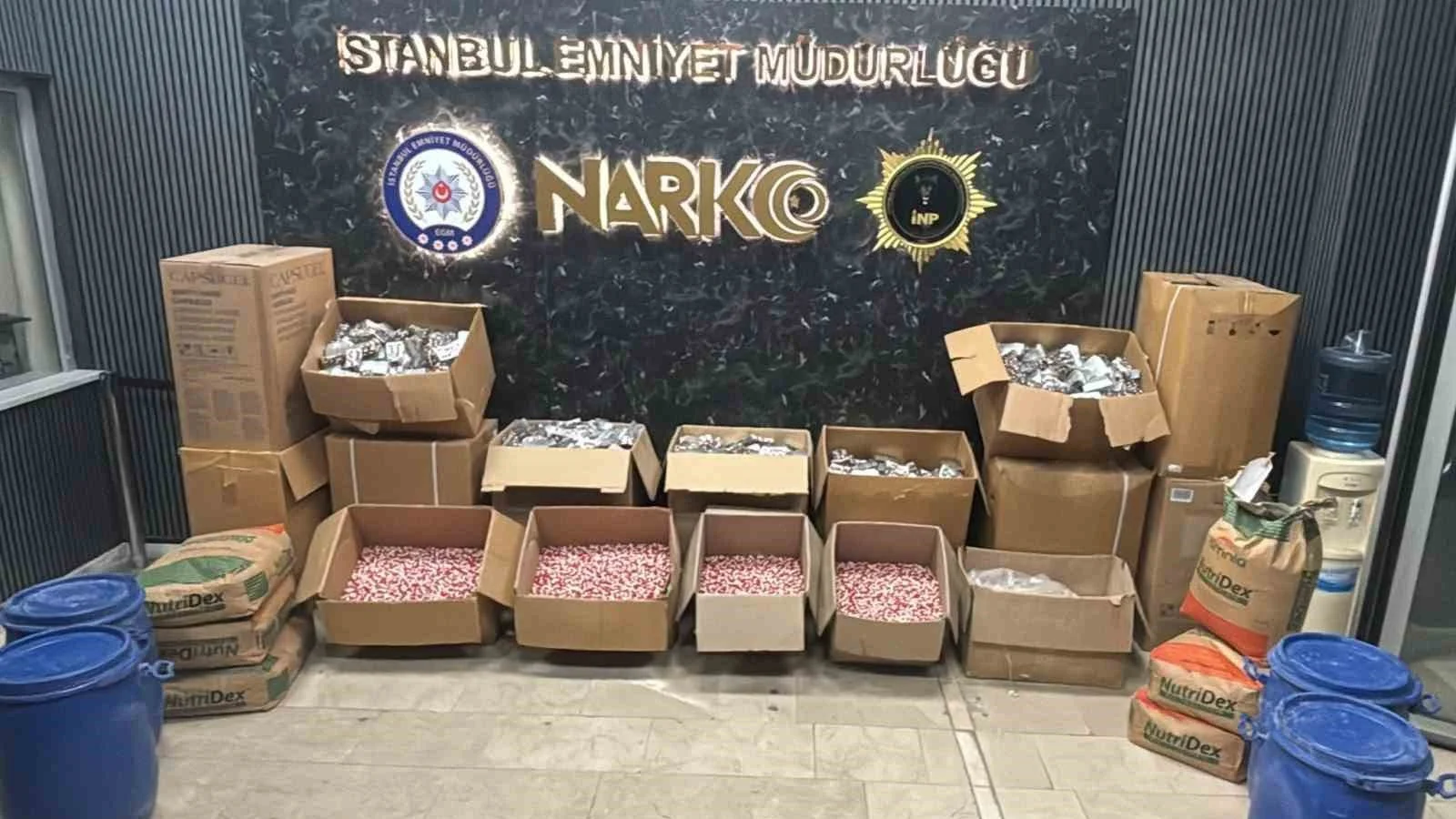 Bayrampa�a ve G�ng�ren'de uyu�turucu operasyonu