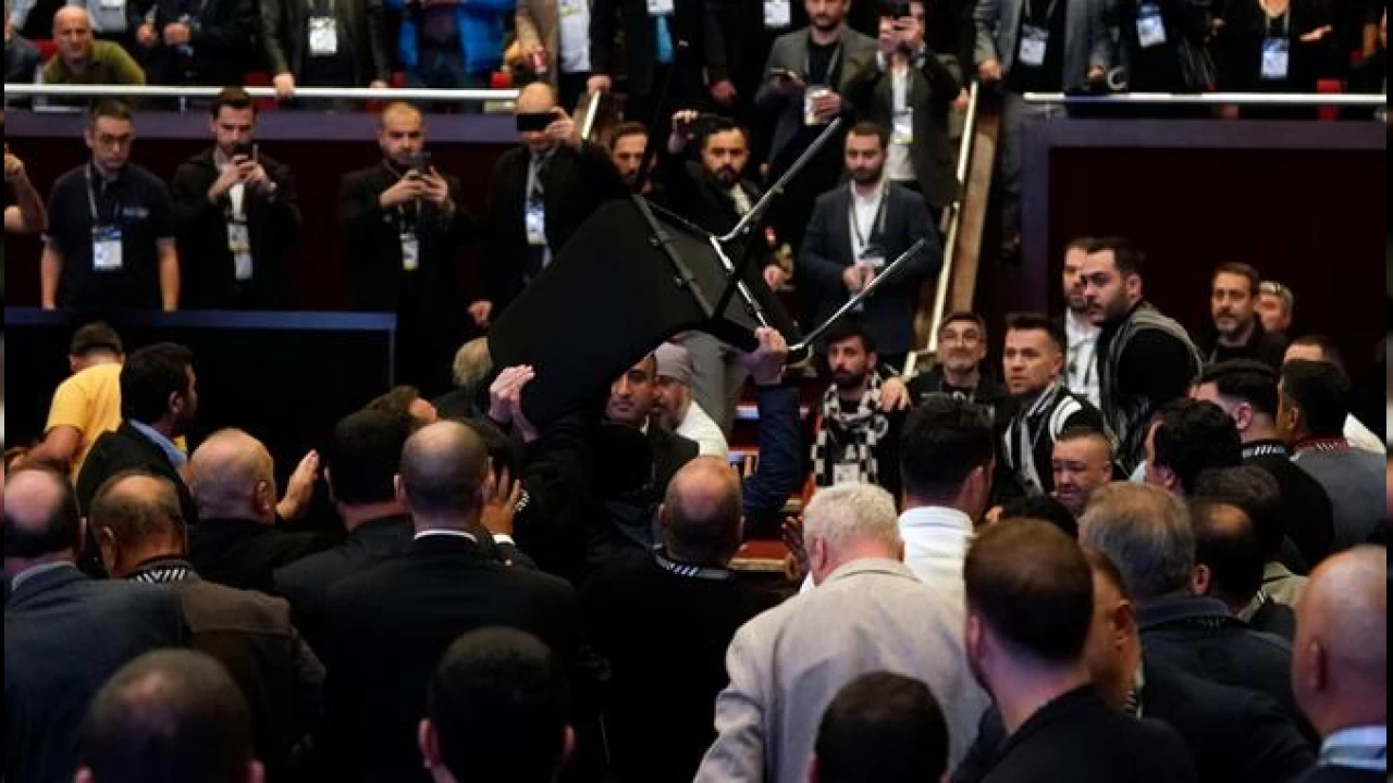 Be�ikta�'ta olayl� genel kurul 