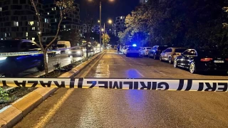 Beylikdüzü'nde caddede yürüyen gence silahlı saldırı