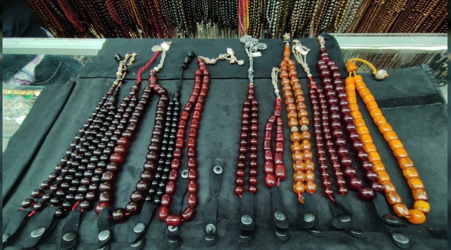 Bir as�rl�k tespihler 25 bin liraya al�c� buluyor