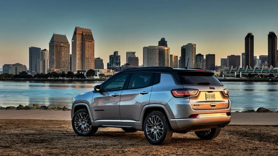 Bir �ehirli efsanesinin evrimi: Jeep Compass��n 19 y�ll�k ser�veni