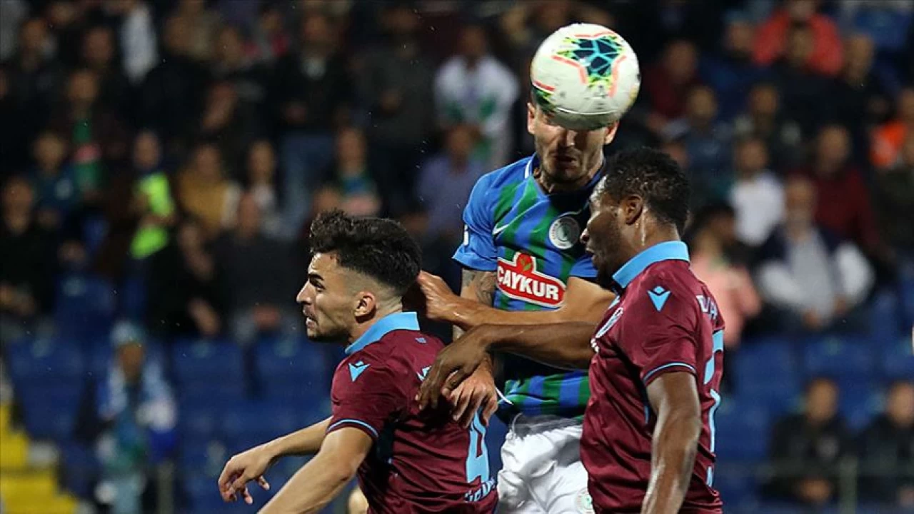 Bordo-mavililer deplasmanda da üstün
