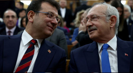 Bu pozla dosta düşmana mesaj verdiler!
