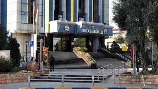 Buca Belediyesine y�nelik r��vet operasyonunda 25 g�zalt�