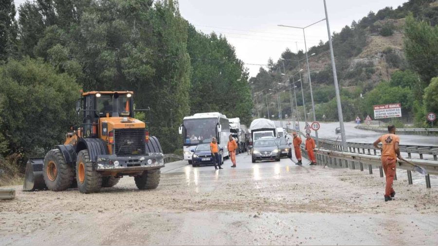 Burdur'da fırtına etkili oldu
