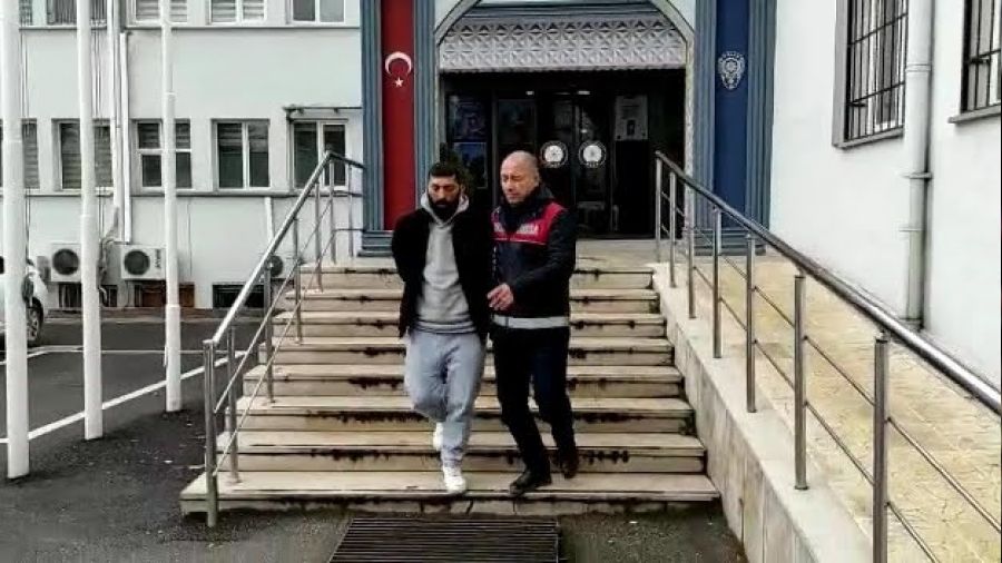 Bursa'da lüks araçların farlarını çaldı