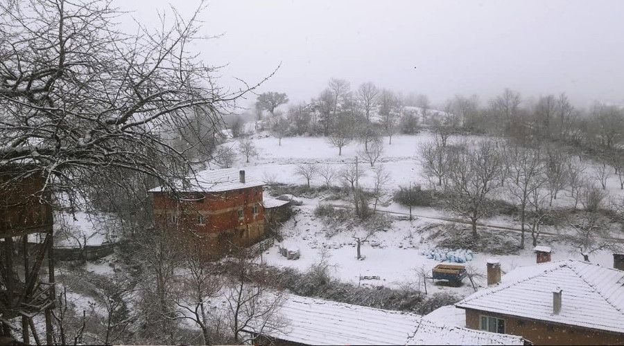 Bursa'n�n da� y�resi beyaza b�r�nd�