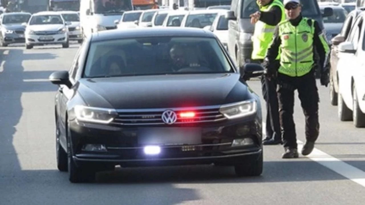 �akarl� ara� sahibi ve s�r�c�s�ne 276 bin TL ceza