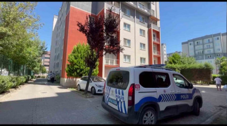Cam balkon takarken 7. kattan düştü