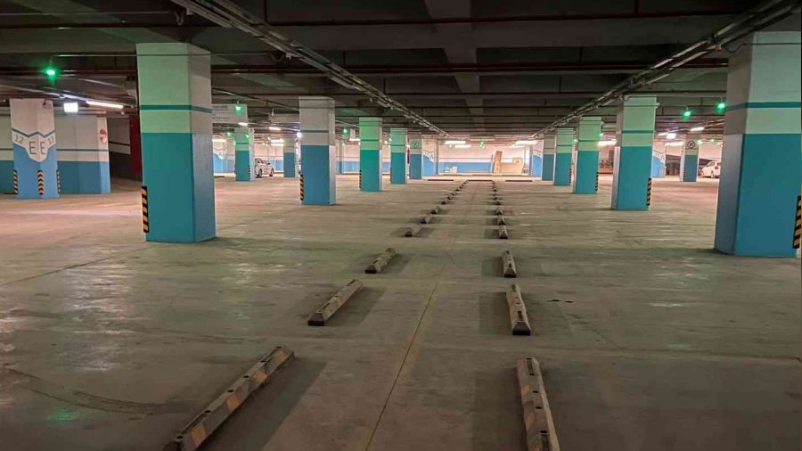 Çamlıca Camii otoparkına stoklanan araçlar kaldırıldı