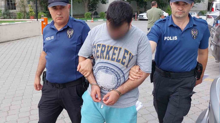 Can� s�k�l�nca gitti�i AVM'deki kuyumcudan 21 bin 500 liral�k y�z�k �ald�