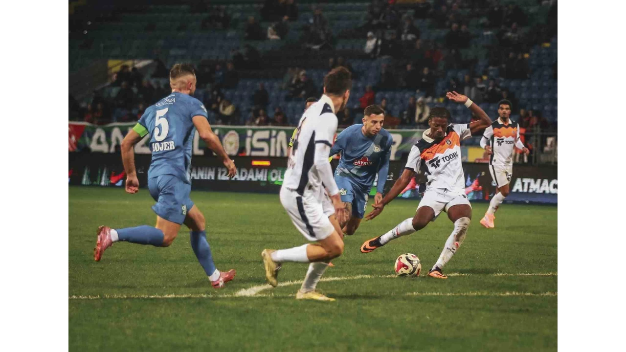 aykur Rizespor ile Baakehir erteleme manda golsz berabere kald