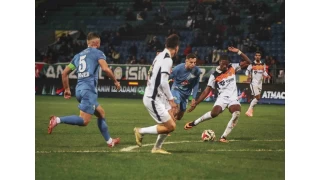 aykur Rizespor ile Baakehir erteleme manda golsz berabere kald