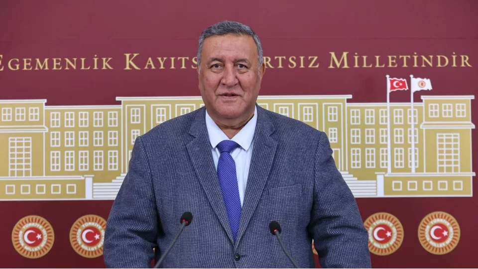 CHP Ni�de Milletvekili ve TBMM Tar�m, Orman ve K�yi�leri Komisyonu �yesi �mer Fethi G�rer, yeni a��klanan tar�m verileri �zerinden iktidar�n ekonomi ve tar�m politikalar�n� sert s�zlerle ele�tirdi