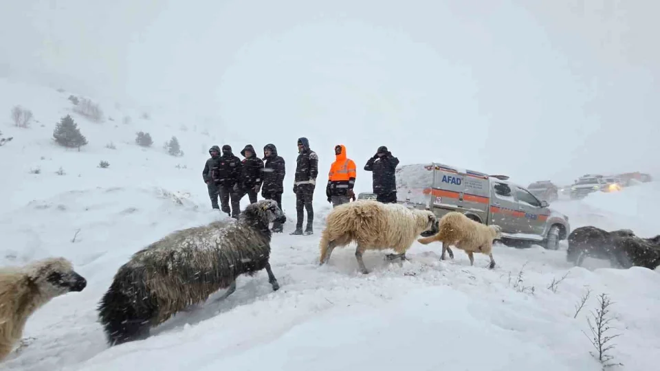 ��� alt�nda kalan 3 �obandan birinin cans�z bedenine ula��ld�