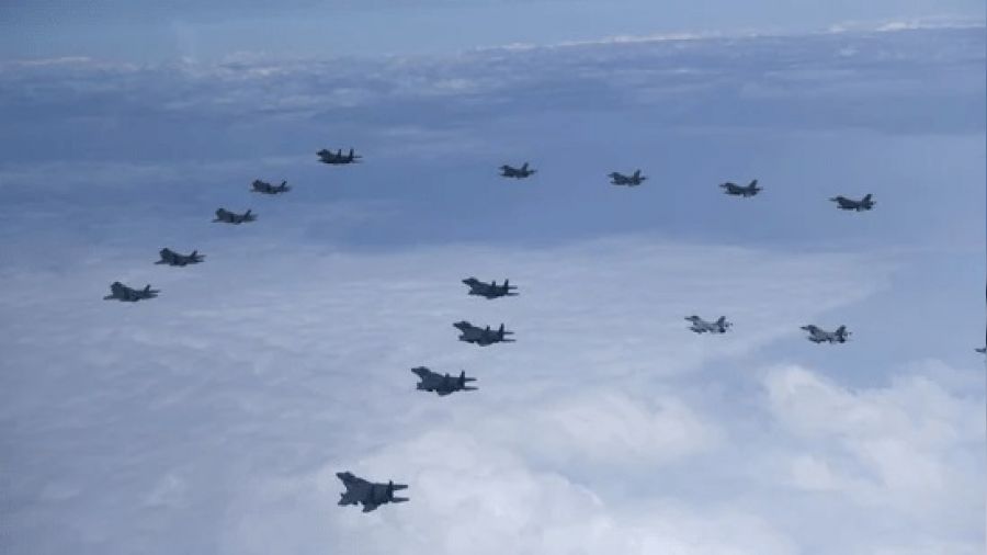 Çin'den Tayvan'a hava ablukası