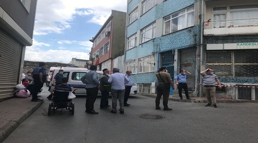 ��kme riski olan 50 y�ll�k bina bo�alt�ld�