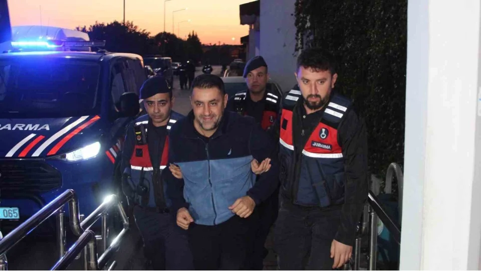 Çukurova Belediyesi soruşturmasında mevcut başkan Emrah Kozay dahil 34 şüpheli tutuklandı