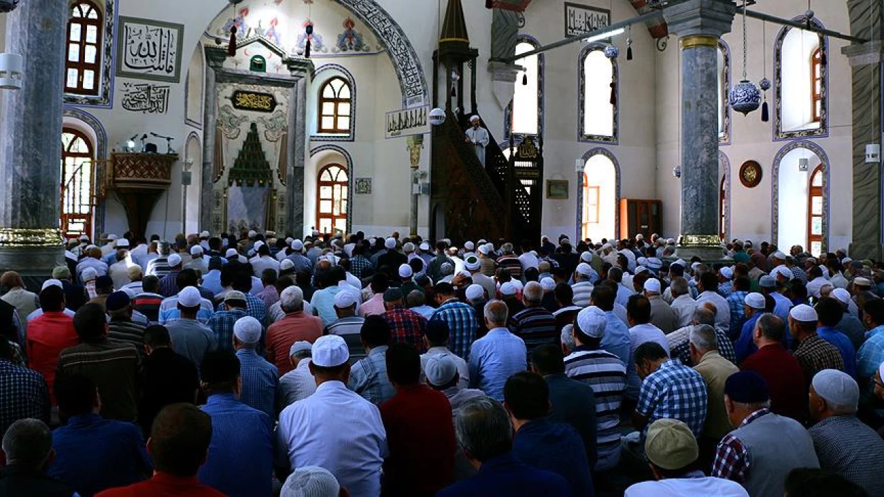 Cuma namazında "kamu malı dokunulmazdır" hutbesi