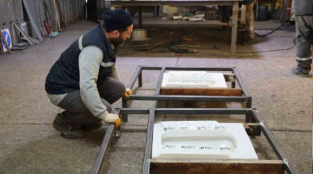 Deprem blgesi iin mobil tuvalet retiliyor