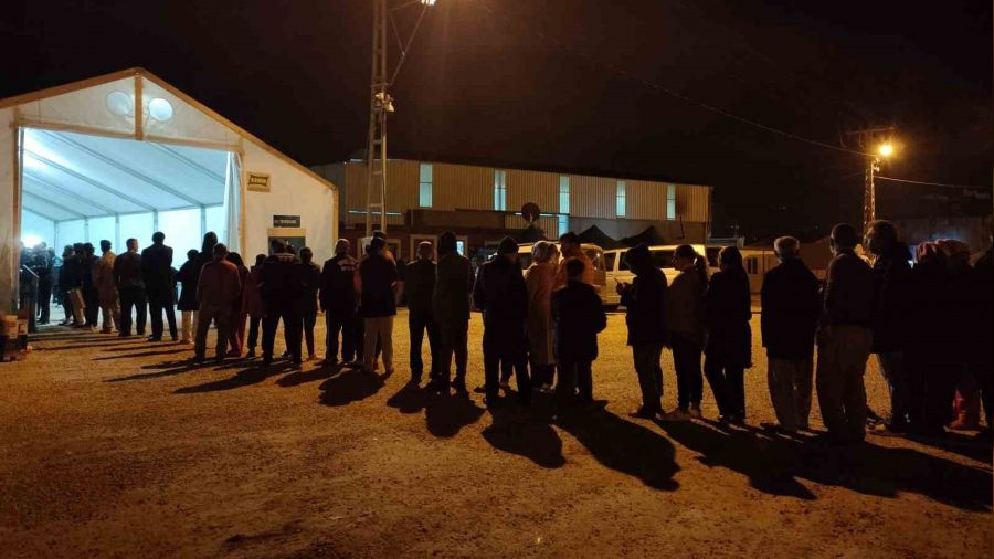 Deprem bölgesinde ilk sahur