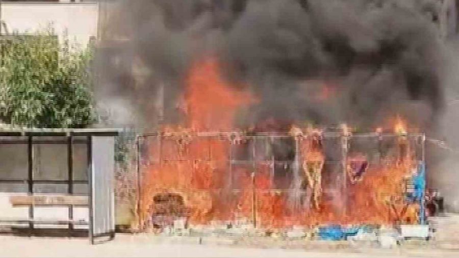 Depremzedelerin yaşadığı konteyner yandı