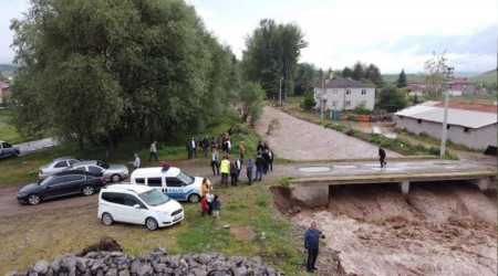 Dere tat, ev ve ahrlar sel sular bast