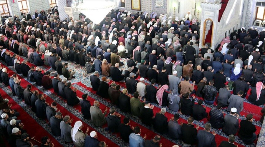 Diyanet'ten 'Cuma' fetvas�