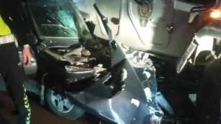 Diyarbakr'da otomobil polis aracna arpt: 3 yaral