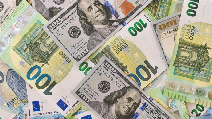 Dolardan haftaya rekorlu giri� 