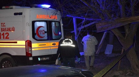 Elbisesini çapa makinesinde kaptırdı
